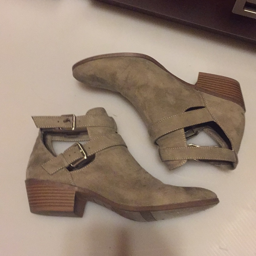 Francesca’s taupe/tan booties women’s size 10